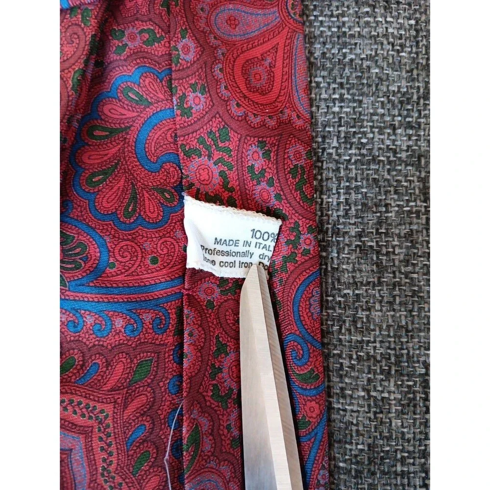 Tie 70s 80s 90s Y2K Mens Silk Red Blue Green Paisley 3.5 Wide 57 Long